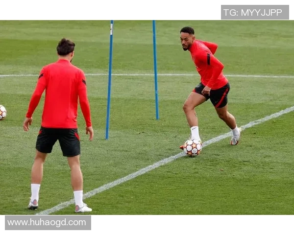 德保罗：足球场上的魅力风采与帅气人生揭秘